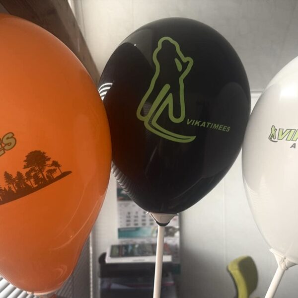 Vikatimees õhupallid- must, oranž ja valge